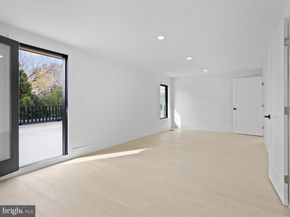 818 N Edgewood Street, Arlington VA 22201