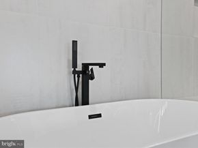 818 N Edgewood Street, Arlington VA 22201