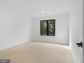 818 N Edgewood Street, Arlington VA 22201