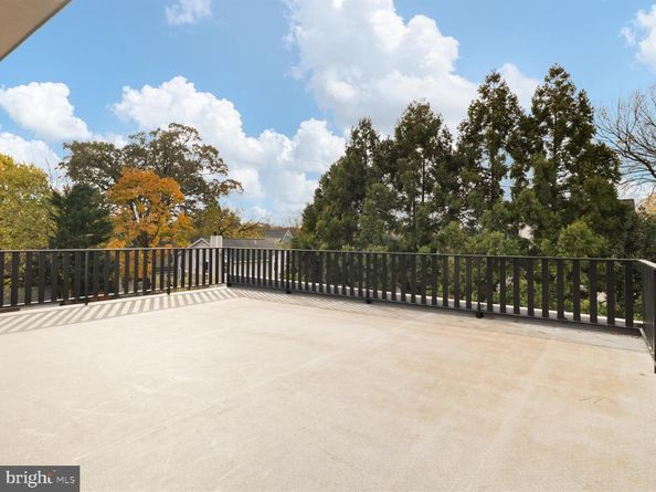 818 N Edgewood Street, Arlington VA 22201