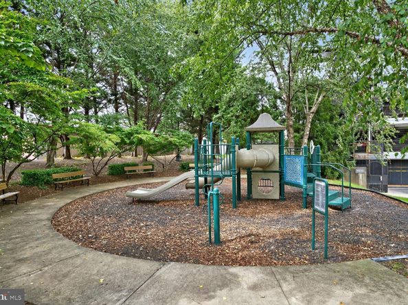 4862 Eisenhower Avenue 460, Alexandria VA 22304