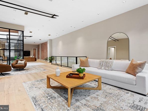 2017 Sansom Street, Philadelphia PA 19103