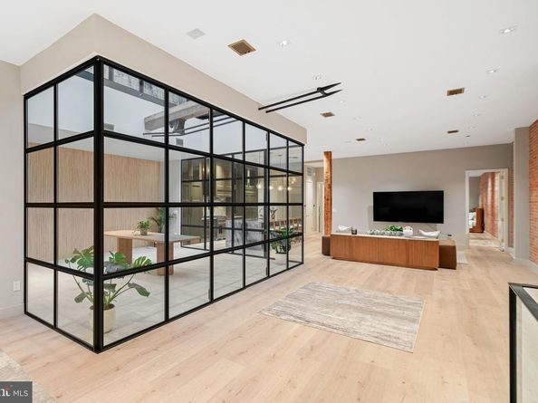 2017 Sansom Street, Philadelphia PA 19103