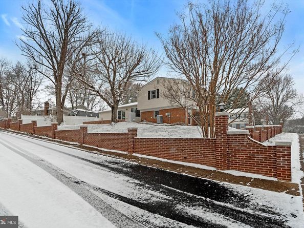 1828 Saint Roman Drive, Vienna VA 22182