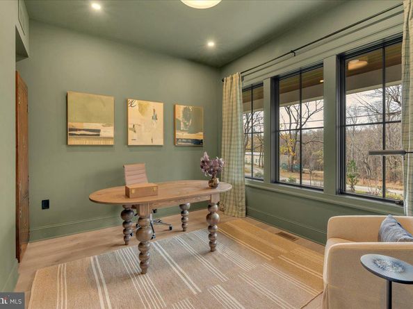 385 Port Royal Avenue, Philadelphia PA 19128