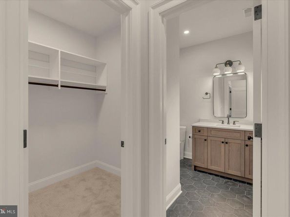 385 Port Royal Avenue, Philadelphia PA 19128