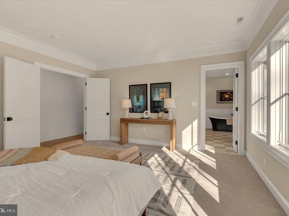 385 Port Royal Avenue, Philadelphia PA 19128