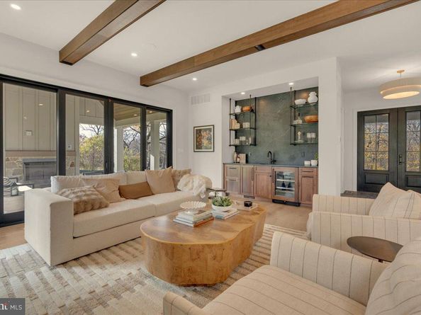 385 Port Royal Avenue, Philadelphia PA 19128