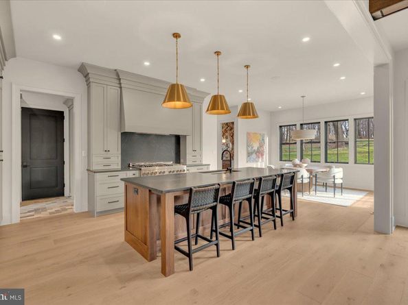 385 Port Royal Avenue, Philadelphia PA 19128