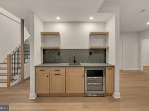 385 Port Royal Avenue, Philadelphia PA 19128