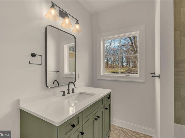 385 Port Royal Avenue, Philadelphia PA 19128