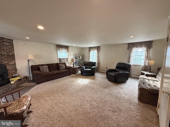 1226 Redwood Avenue, Folsom PA 19033