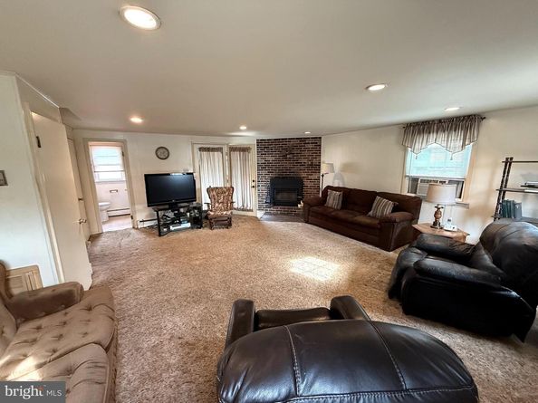 1226 Redwood Avenue, Folsom PA 19033