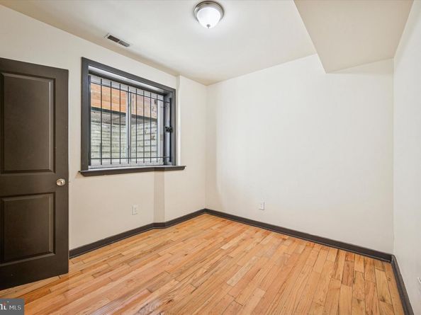 1812 W Montgomery Avenue, Philadelphia PA 19121