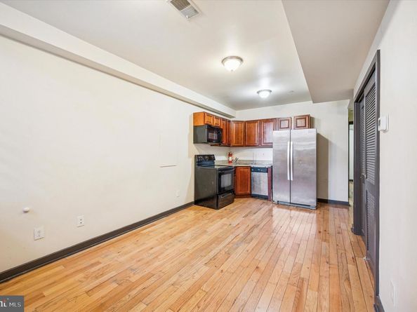 1812 W Montgomery Avenue, Philadelphia PA 19121