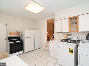 227 Barclay Circle, Cheltenham PA 19012