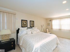 227 Barclay Circle, Cheltenham PA 19012