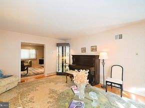 227 Barclay Circle, Cheltenham PA 19012