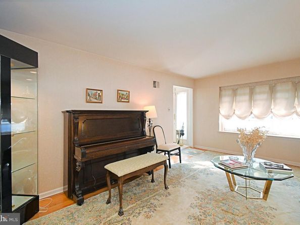 227 Barclay Circle, Cheltenham PA 19012