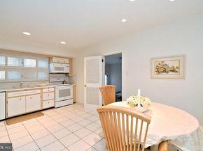 227 Barclay Circle, Cheltenham PA 19012