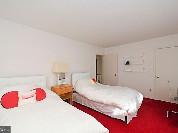 227 Barclay Circle, Cheltenham PA 19012