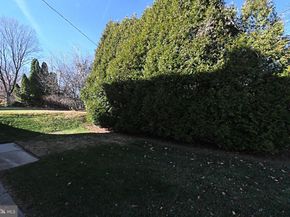 227 Barclay Circle, Cheltenham PA 19012