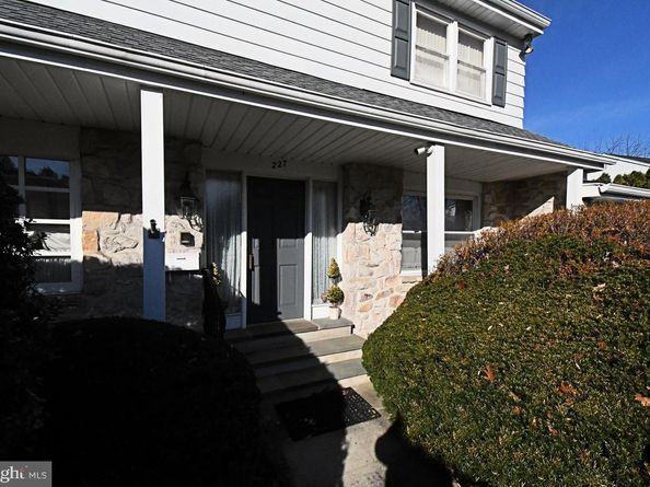 227 Barclay Circle, Cheltenham PA 19012