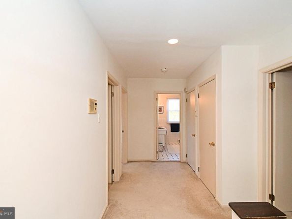 227 Barclay Circle, Cheltenham PA 19012