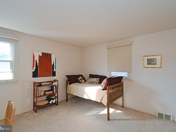 227 Barclay Circle, Cheltenham PA 19012