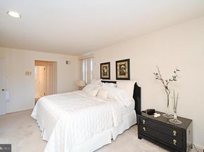 227 Barclay Circle, Cheltenham PA 19012