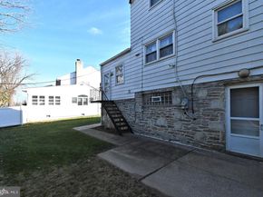 227 Barclay Circle, Cheltenham PA 19012