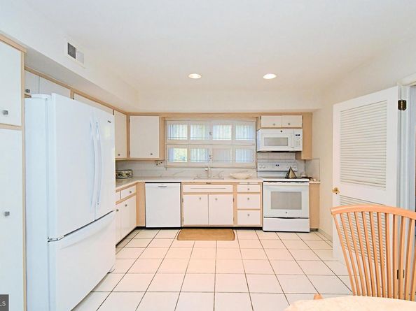 227 Barclay Circle, Cheltenham PA 19012