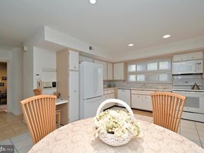 227 Barclay Circle, Cheltenham PA 19012