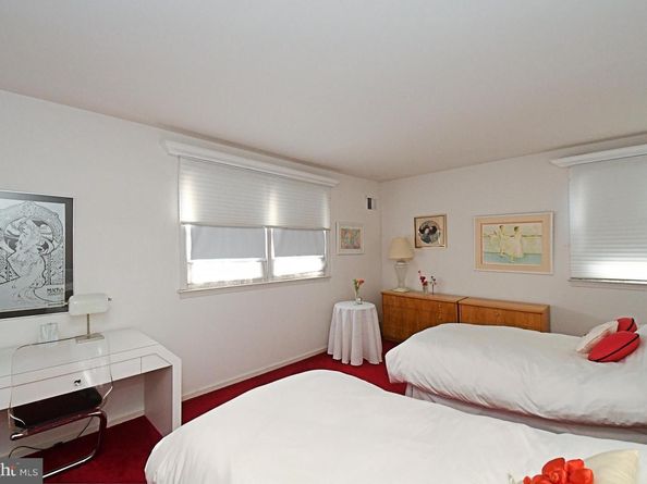 227 Barclay Circle, Cheltenham PA 19012