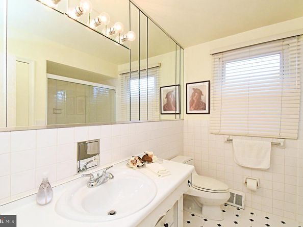 227 Barclay Circle, Cheltenham PA 19012