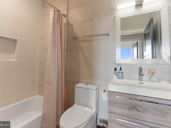 653 Irving Street NW 7, Washington DC 20010