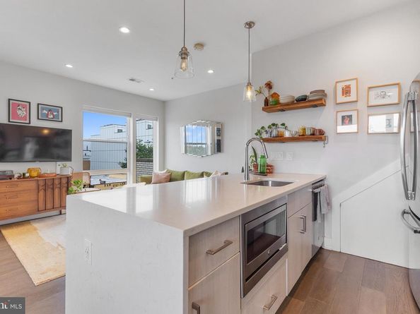 653 Irving Street NW 7, Washington DC 20010