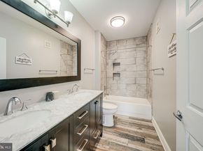 801 S Greenbrier Street 113, Arlington VA 22204