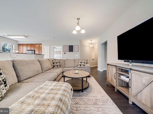 801 S Greenbrier Street 113, Arlington VA 22204