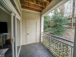 801 S Greenbrier Street 113, Arlington VA 22204