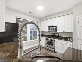 801 S Greenbrier Street 113, Arlington VA 22204