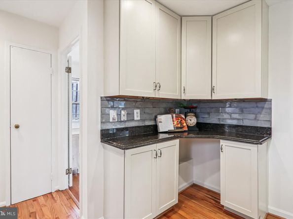 941 N Mckinley Road, Arlington VA 22205