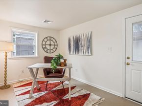 941 N Mckinley Road, Arlington VA 22205