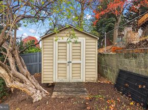 941 N Mckinley Road, Arlington VA 22205