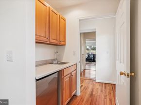 941 N Mckinley Road, Arlington VA 22205