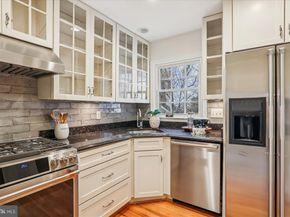 941 N Mckinley Road, Arlington VA 22205