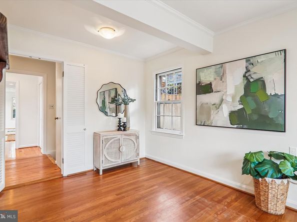 941 N Mckinley Road, Arlington VA 22205