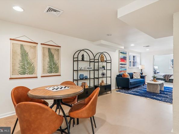 941 N Mckinley Road, Arlington VA 22205