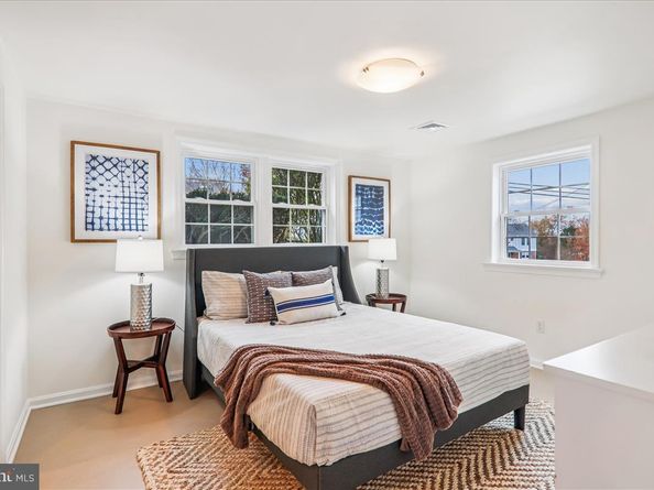 941 N Mckinley Road, Arlington VA 22205