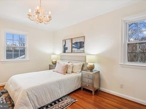 941 N Mckinley Road, Arlington VA 22205